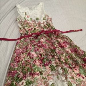 Colorful Floral Lace Danny & Nicole dress size 4.